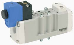 Parker H1EVXBG0B9D Parker Solenoid Valve: 4-Way & 2-Position, BSPP (H1EVXBG0B9D)