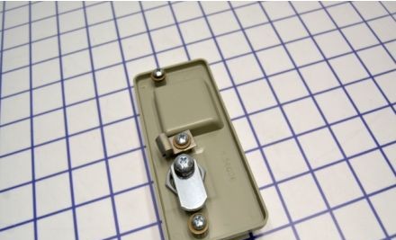 Cutler Hammer 3457B16G01 - TRIM LOCK ASSY (3457B16G01)