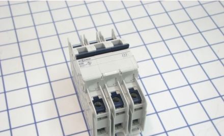 Altech Circuit Breakers 3D30UL - Circuit Breaker, 3-P, 30A/480V, D, 480Y/277VAC (3D30UL)