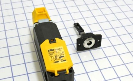 Pilz Safety Switches 570005 - PSENME1M/1AR SAFETY SWITCH W/ ACTUATOR M20 CABLE (570005)