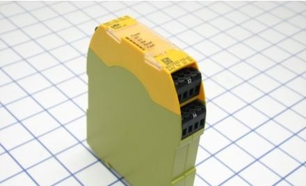 Pilz Safety Relays 750136 - Safety Relay, PNOZ s6, 48-240VAC/DC, Screw (750136)