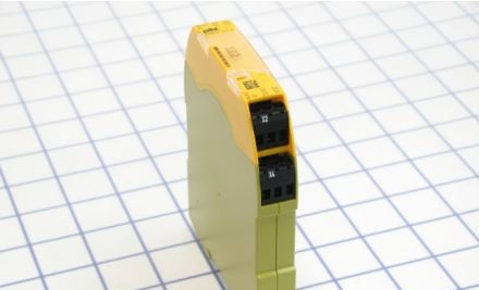 Pilz Safety Relays 750177 - PNOZ S7.2 24VDC 4 N/O 1 N/C EXPAND (750177)