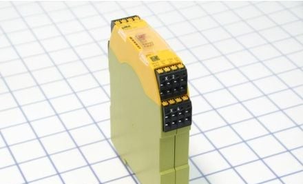 Pilz Safety Relays 751134 - Safety Relay, 48-240VAC/DC, 3NO/1NC, PNOZ S4 C (751134)