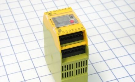 Pilz Safety Relays 772000 - Safety Relay, PNOZ mm0P 24DC, Non-Expandable Mini (772000)