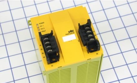 Pilz Safety Relays 773631 - PNOZ PO3.2P 4N/O (773631)