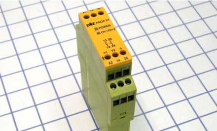 Pilz Safety Relays 774056 - RELAY (774056)