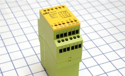 Pilz Safety Relays 774316 - Safety Relay, PNOZ X3 (774316)
