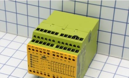 Pilz Safety Relays 774749 - PNOZ X10.1 24VDC 6N/O 4N/C 6LED (774749)