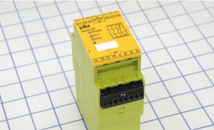 Pilz Safety Relays 777313 - Safety Relay, PNOZ X3P, 24-240VAC/DC Screw (777313)