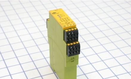 Pilz Safety Relays 787585 - Expander Module, PZE X4P C, 24VDC, Cage Clamp (787585)