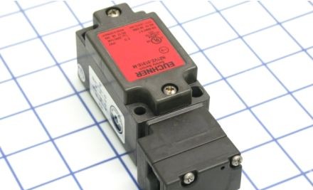Euchner Safety Switches 082122 - SAFETY SWITCH, NZ1VZ-3131E-M (82122)