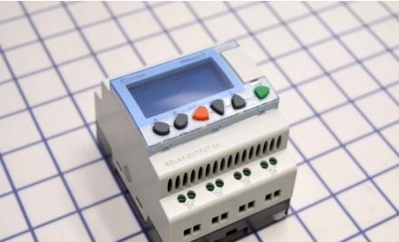 Crouzet Programmable Logic Controllers 88974043 - M3 CD12- 8I/4O R 230VAC (88974043)