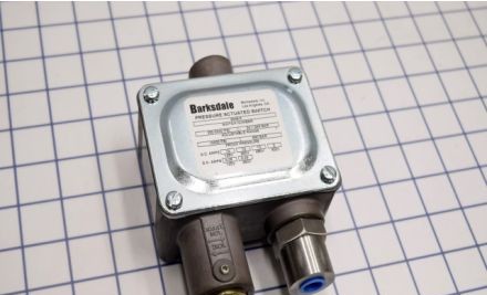 Barksdale Control Products Pressure Switches 9048-5 - Switch,Sealed Piston (9048-5)