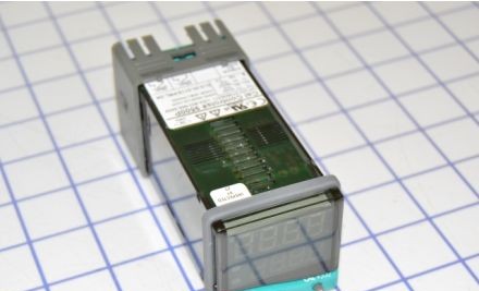 Cal Controls Process Controllers 95B11PA000 - 9500P Series 1/16 DIN Profile Controller (95B11PA000)