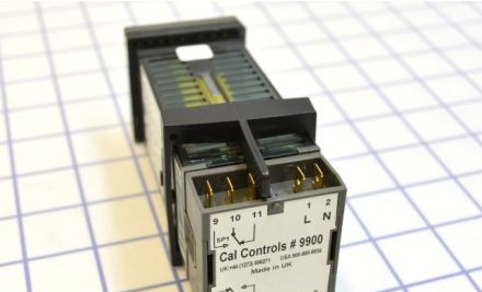 Cal Controls Process Controllers 99111F - 9900 Series 1/16 DIN Controller (99111F)