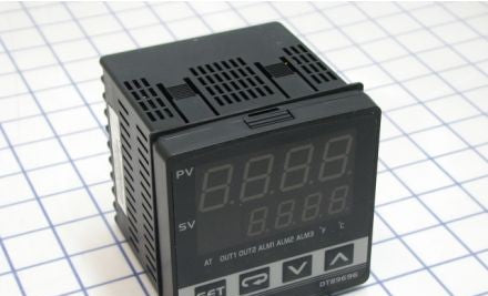 Delta Products Process Controllers DTB9696CRE - Process Controller, 1/4 DIN, 4-20mA DC & SPDT (DTB9696CRE)