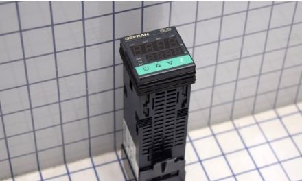 Gefran Process Controllers 800-DRRR-00021-000 - 800-DRRR-00021-000 Temperature Control (F028924)