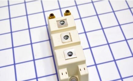 Infineon Transistors FF100R12RT4 - IGBT, Dual, 1200V, 100A (FF100R12RT4)