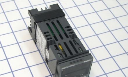 Partlow Process Controllers P1160211000 - Process Controller, 1/16DIN, 100-240 VAC (P1160211000)