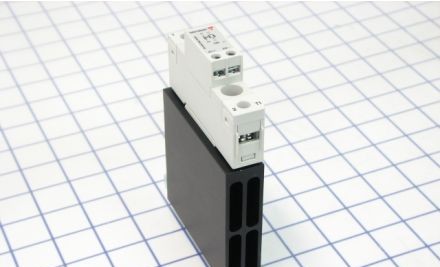 Carlo Gavazzi Relays RGC1A60D30KKE - Solid State Relay, 1-P, 30A, 600VAC (RGC1A60D30KKE)