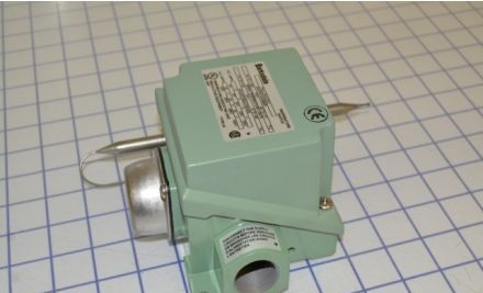 Barksdale Control Products Sensors THL-L1S-X-Q10 - Temperature Switch (THL-L1S-X-Q10)