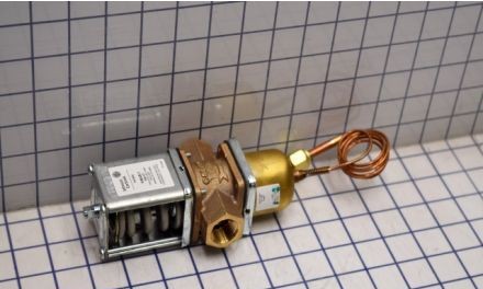 Johnson Controls HVAC Valves V46AB-1C - Commercial Water Reg Valv; 1/2in. Threaded (V46AB-1C)