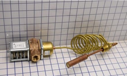 Johnson Controls HVAC Valves V47AB-3C - Temp Act Modulating Valve; Temp Water Reg Valve (V47AB-3C)