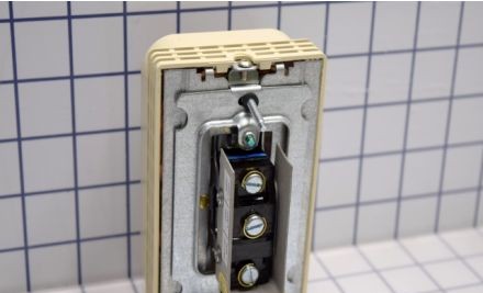 Siemens Building Technologies Thermostats 134-1084 - Thermostat,H/C,Line VOLT CON/EXP (134-1084)