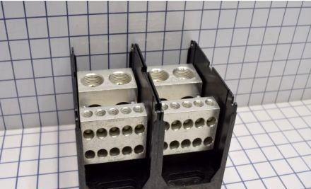 Marathon Special Products Power Distribution Blocks 1352704 - Distribution Block, 2-P, 950A, Bx/Bx Line: (1352704)