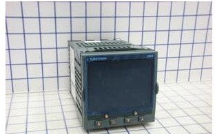 Eurotherm 2404 - TEMP CONTROLLER (2404)