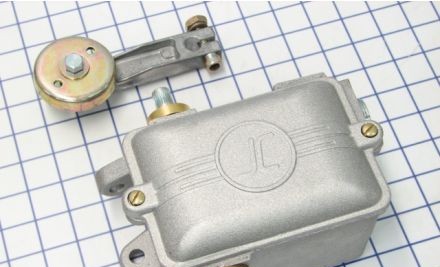 Joslyn Clark Limit Switches A102-54634A-3 - Limit Switch, HLLA-1, 1-P N/O or N/C (30795)