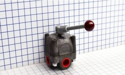 Barksdale Control Products Valves 6145R3HC3 - Valve,High Pressure,Side Porting (6145R3HC3)