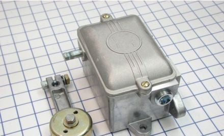 Joslyn Clark Limit Switches A102-273562A-1 - Limit Switch, HLA-30, 2-P 1NO & 1NC (76278)