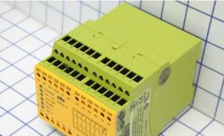 Pilz Safety Relays 774086 - E-STOP RELAY, 230VAC (774086)