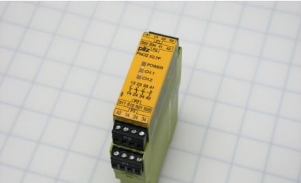 Pilz Safety Relays 777305 - Safety Relay, PNOZ X2.7P 24VDC, Screw Terminals (777305)