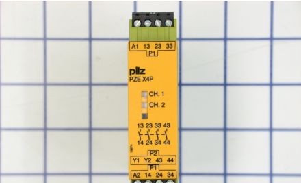 Pilz Safety Relays 777585 - Expander Module, PZE X4P, 24VDC, Screw Terminals (777585)