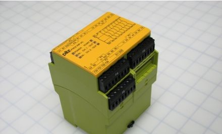 Pilz Safety Relays 777606 - Safety Relay, PNOZ X9P, 110-240VAC/ 24VDC, Screw (777606)
