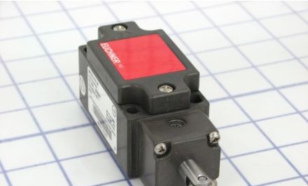 Euchner Miscellaneous 089631 - SAFETY SWITCH, NZ1RS-3131-M (89631)