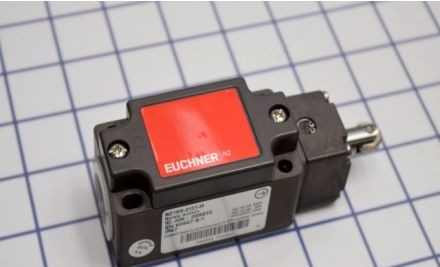 Euchner Miscellaneous 089633 - SAFETY SWITCH, NZ1RS-2131-M (89633)