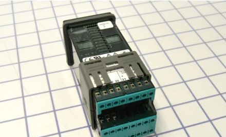 Cal Controls Process Controllers 95B21PA000 - 9500P Series 1/16 DIN Profile Controller (95B21PA000)
