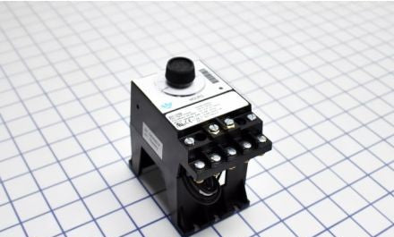 Eagle Signal Timers BRE12B6 - ELECTRONIC RESET TIMER, SURFACE MTG., 240VAC, 10 (BRE12B6)