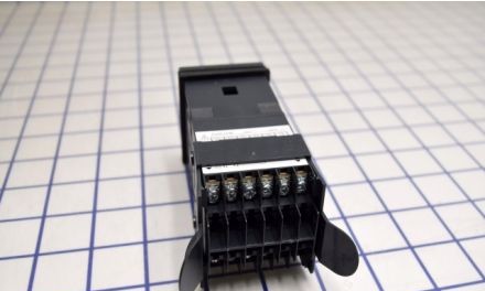 Gefran Process Controllers 400-DR-0-000 - 400-DR-0-000 Temperature Control (F000044)