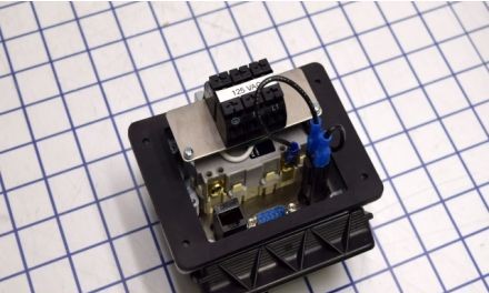 Mencom Remote Access Interfaces GF-DB9-RJ45-15R-32 - GFI DP; 9 PIN D; RJ 8WR; 15AMP (GF-DB9-RJ45-15R-32)