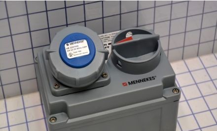 Mennekes Electrical Products Plugs & Receptacles ME320HMI6 - 20A 3W 250V Horizontal Mount Mechanical (ME320HMI6)