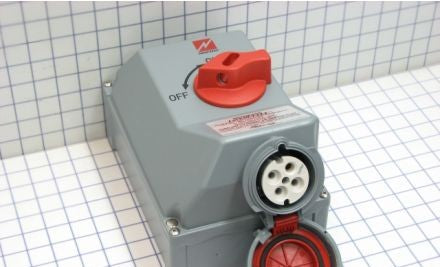 Mennekes Electrical Products Plugs & Receptacles ME430MI7-M2 - 30A 4W 480V Mechanical Interlock With Aux (ME430MI7-M2)