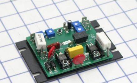 Minarik Drives Miscellaneous MM31610A - Drive, DC, 115VAC, 2.5A, Chassis, 0-90VDC (MM31610A)