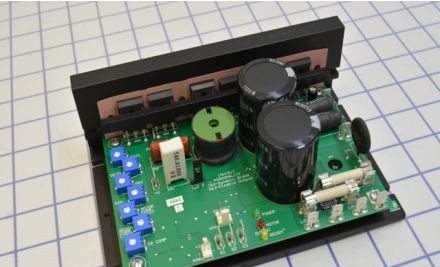 Minarik Drives Drives NRG05-D240AC-2Q - 2Q PWM Chassis Dual 5A, Pot Incl. (NRG05-D240AC-2Q)
