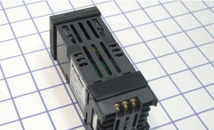 Partlow Process Controllers P1160111000 - Process Controller, 1/16DIN, 100-240 VAC (P1160111000)