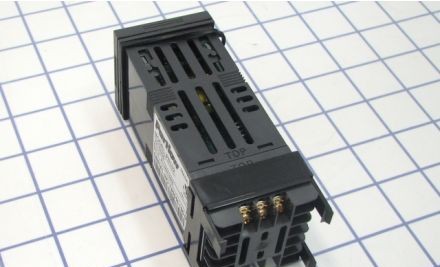 Partlow Process Controllers P1160210000 - Process Controller, 1/16DIN, 100-240 VAC (P1160210000)
