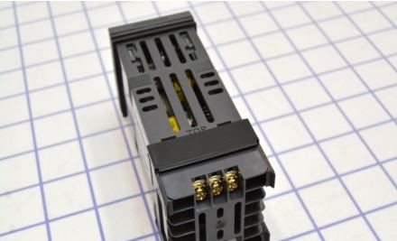 Partlow Process Controllers P1160330000 - Process Controller, 1/16DIN, 100-240 VAC (P1160330000)